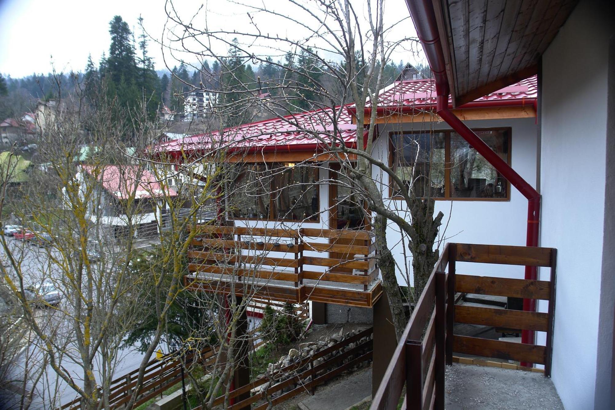 Hotel New Aosta Garden Sinaia Exterior foto