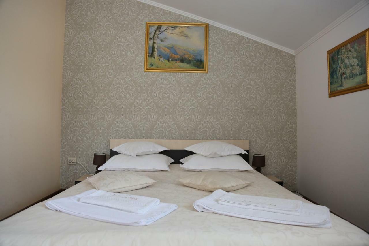 Hotel New Aosta Garden Sinaia Exterior foto