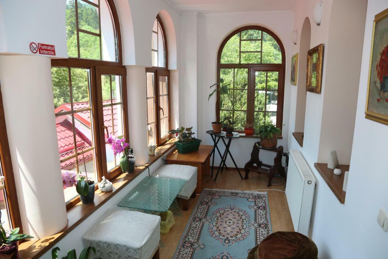 Hotel New Aosta Garden Sinaia Exterior foto